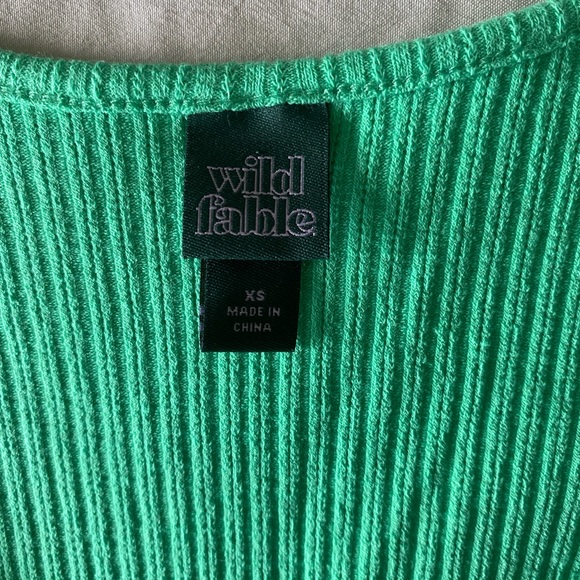 Beautiful Green Crop Top - Picture 3 of 3